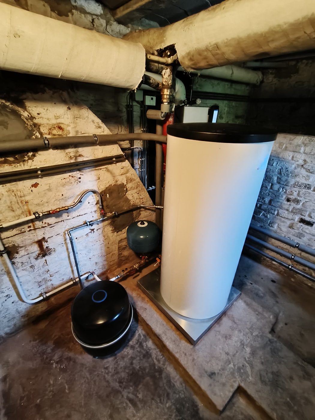 Ballon eau chaude sanitaire Buderus avec vase d'expansion